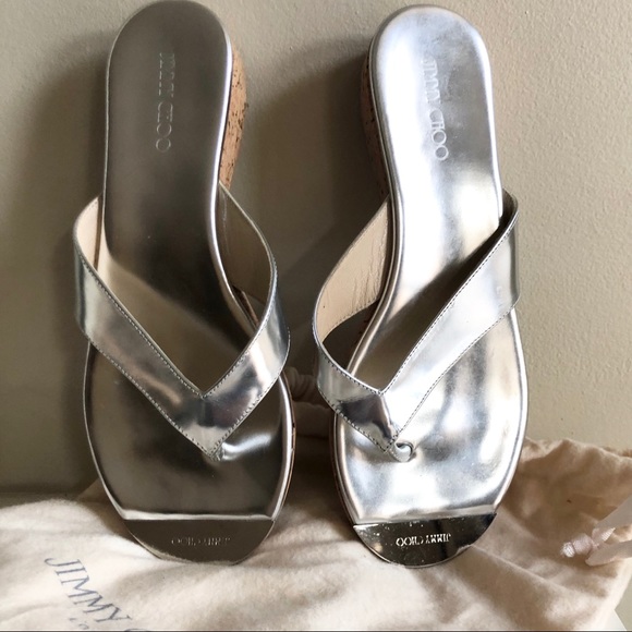 ❌SOLD❌ JIMMY CHOO Silver Mirrored Leather Thong Sandal - Picture 3 of 8